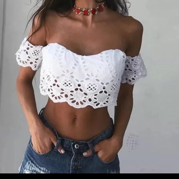 Tops - Sexy White Eyelet Crop Top Off Shoulders XS